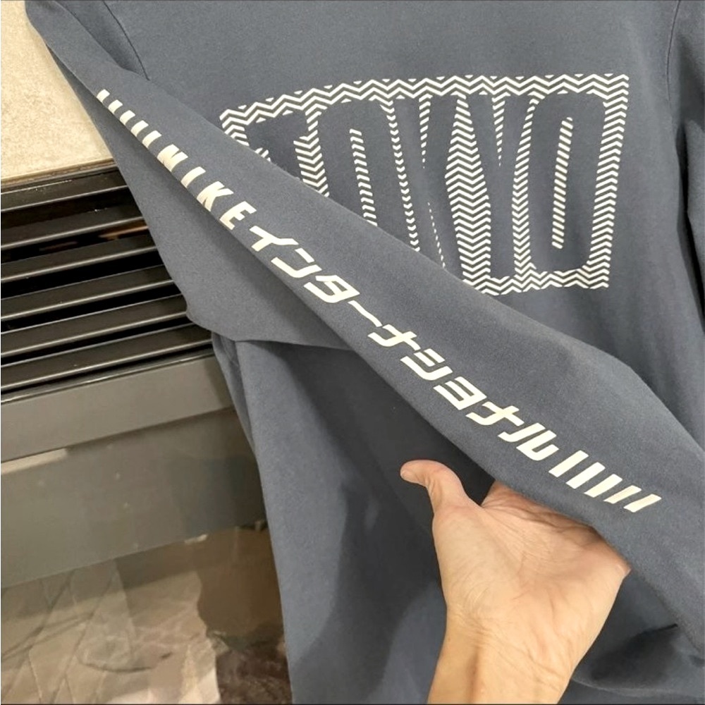Nike International Tokyo Japan Hiragana Long Sleeve Top - Picture 4 of 5